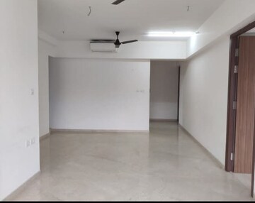 Room in 2 BHK Apartment at Shapoorji Pallonji Vicinia, Powai – for Rent