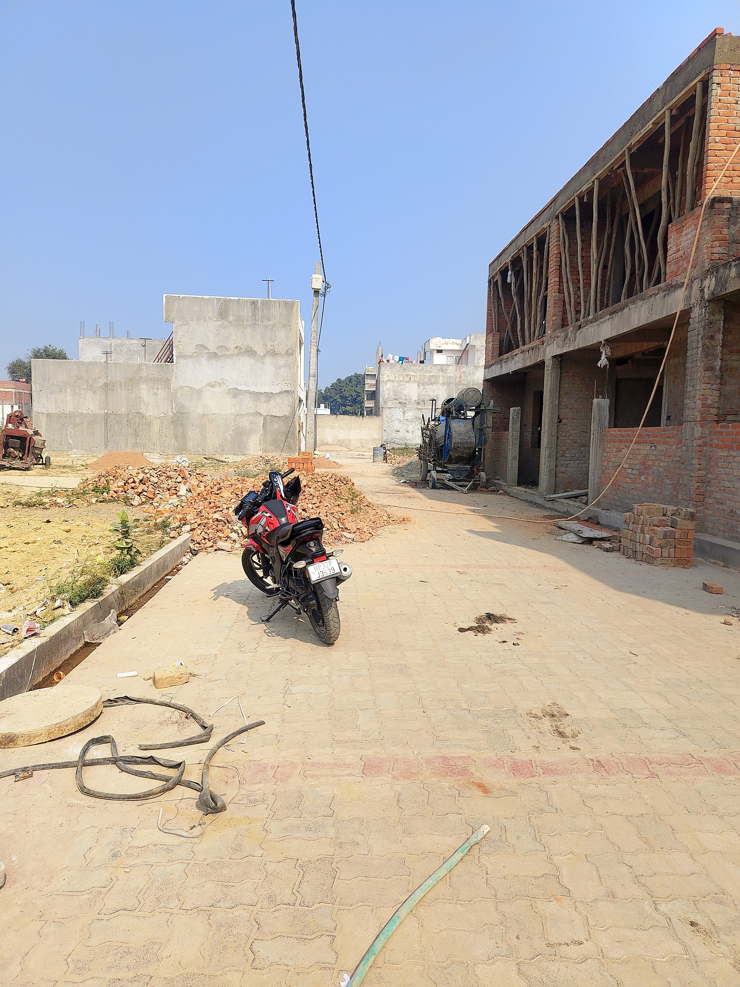 Plot For Sale in Takrohi Indira Nagar 