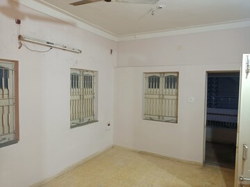 Room in 4 BHK Independent House at Sector 1 – for Rent