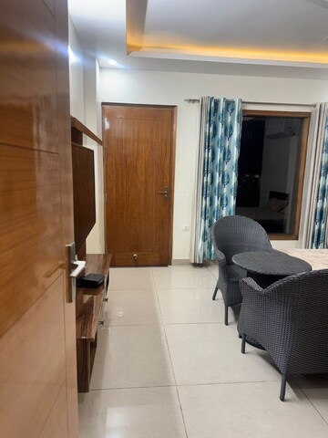 Bedroom in 2 BHK Builder Floor at SAS Tower, Sector 38 – for Rent