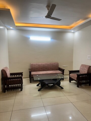 Living Room in 2 BHK Builder Floor at SAS Tower, Sector 38 – for Rent