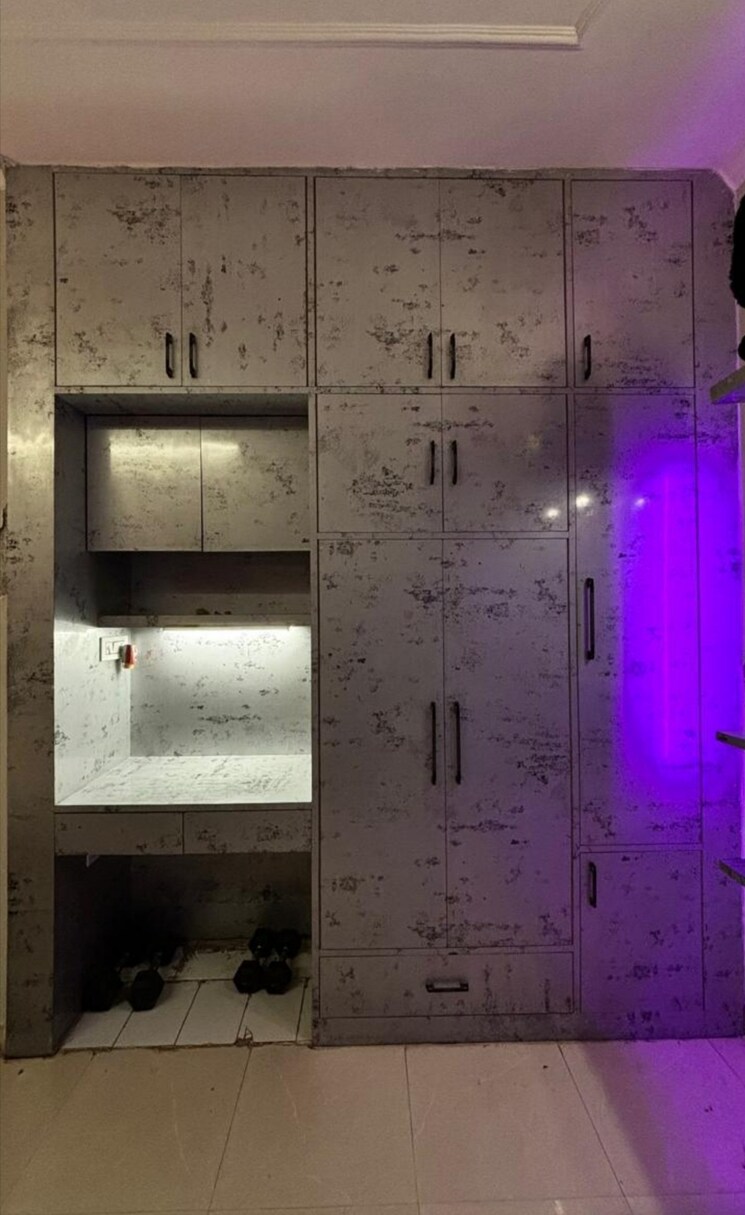 Room, ambala highway 3 Bedroom 200 Sq.Yd. Builder Floor In Ambala Highway Zirakpur 8136487