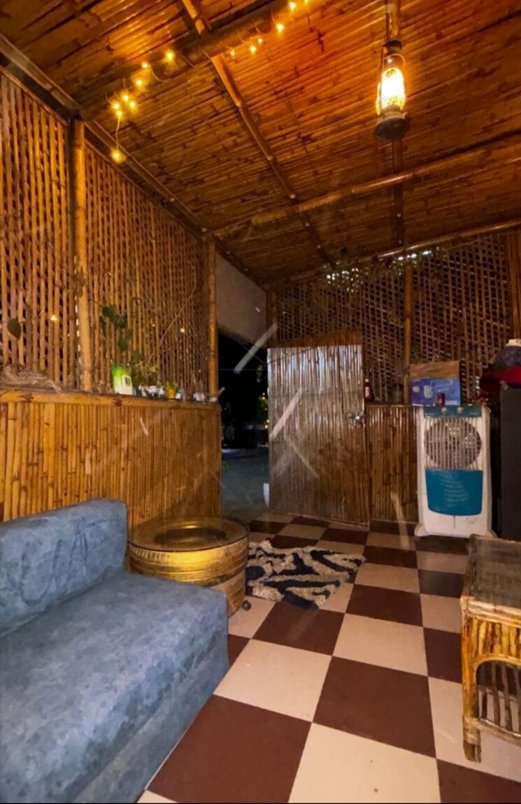 Living Room, ambala highway 3 Bedroom 200 Sq.Yd. Builder Floor In Ambala Highway Zirakpur 8136487