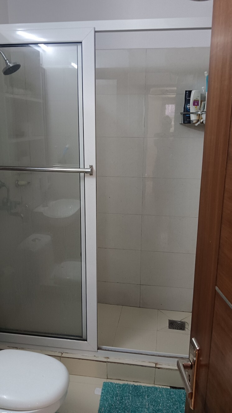 Bathroom, tulip-purple 4 Bedroom 2400 Sq.Ft. Apartment In Sector 69 Gurgaon 8136606