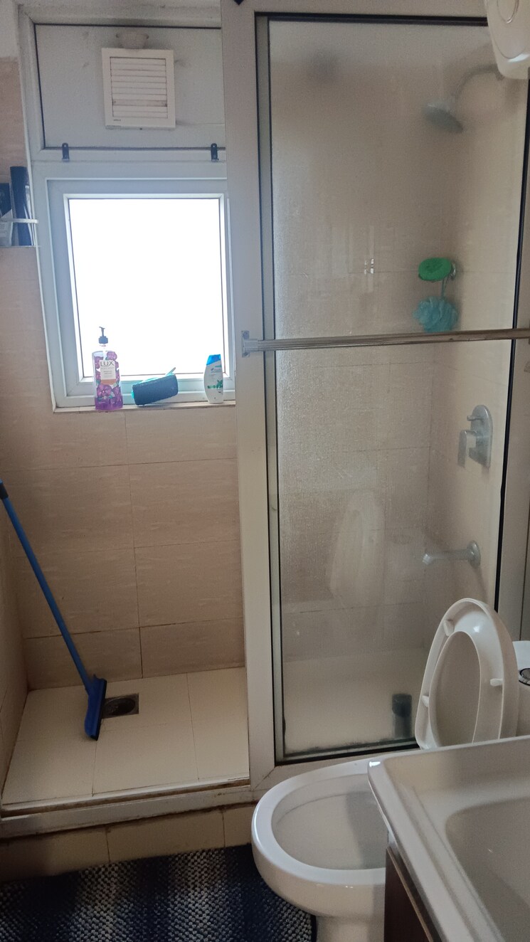 Bathroom, tulip-purple 4 Bedroom 2400 Sq.Ft. Apartment In Sector 69 Gurgaon 8136606