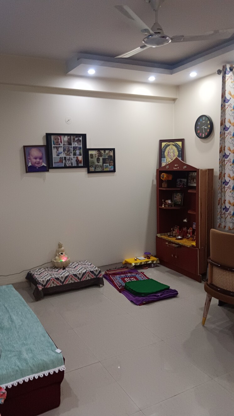 Living Room, tulip-purple 4 Bedroom 2400 Sq.Ft. Apartment In Sector 69 Gurgaon 8136606