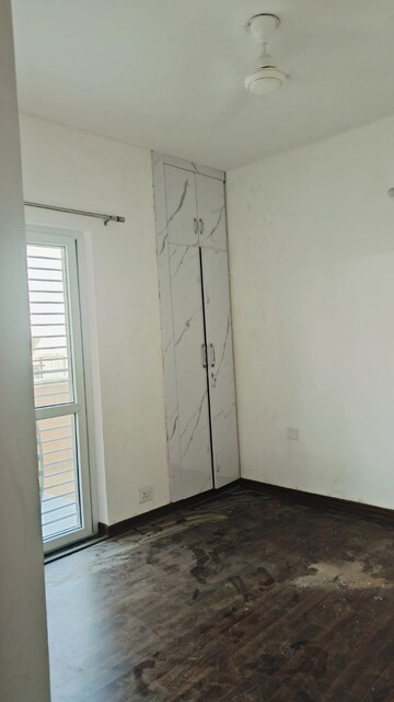 Room in 3 BHK Builder Floor at BPTP Park Elite Floors, Sector 85 – for Rent