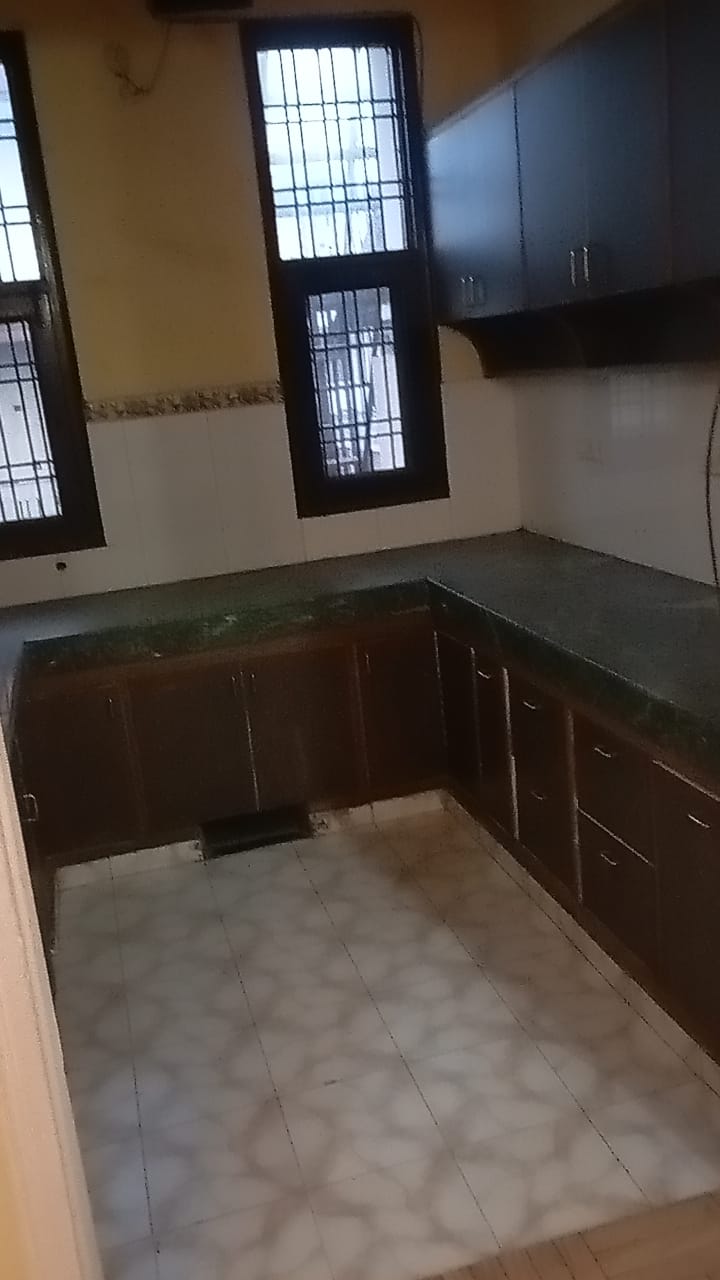 3.5 BHK + Extra Room Independent House For Sale in Sector 21C