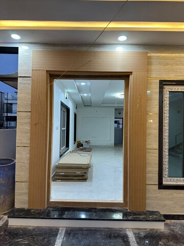 Building Lobby in 6+ BHK Apartment at Prabhadevi – for Rent