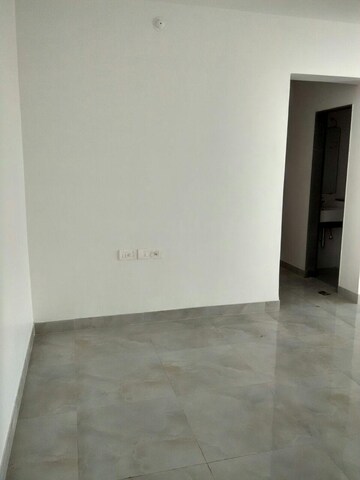 Room in 2 BHK Apartment at Rajesh Raj Infinia, Malad West – for Rent