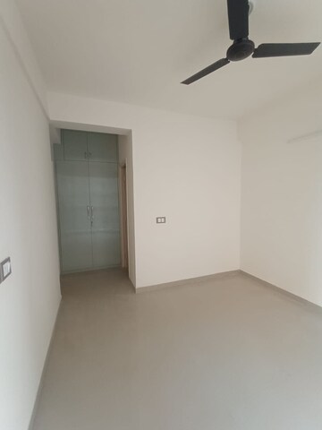 Room in 3 BHK Apartment at ROF Aalayas, Sector 102 – for Rent