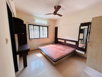 Room in 3 BHK Apartment at Magarpatta Trillium, Hadapsar – for Rent