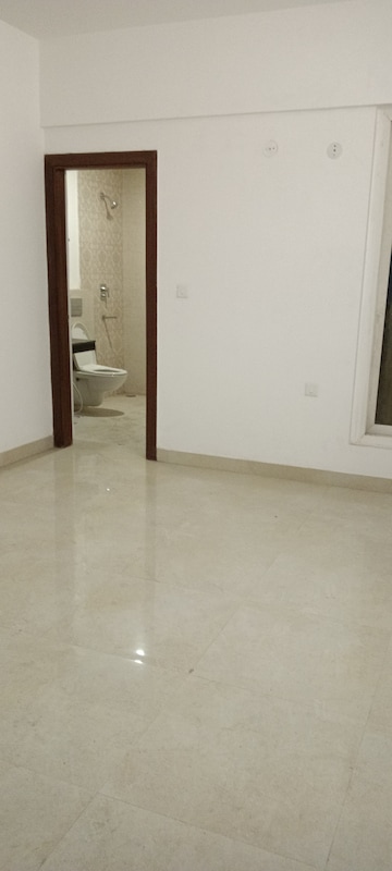 Room in 4 BHK Apartment at Sector 10 Dwarka – for Sale