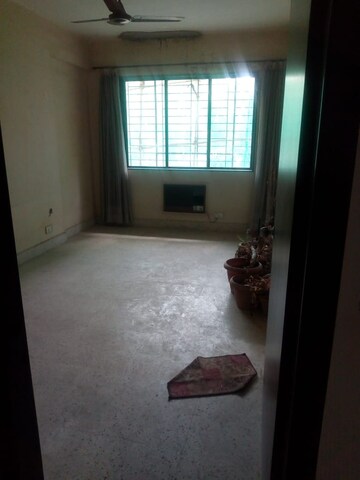 Room in 2 BHK Apartment at Colaba – for Sale