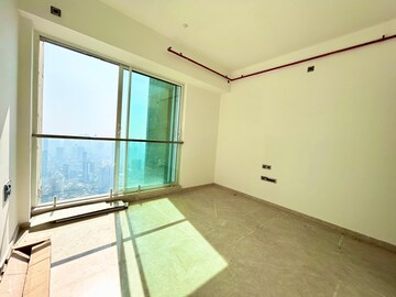 Room in 2 BHK Apartment at Lodha Vista, Lower Parel – for Rent