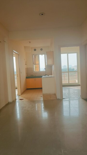 Room in 3 BHK Builder Floor at BPTP Parkland Pride, Sector 77 – for Rent