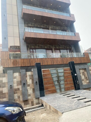 6+ BHK Independent House – Exterior View View at Sector 82 - for Sale