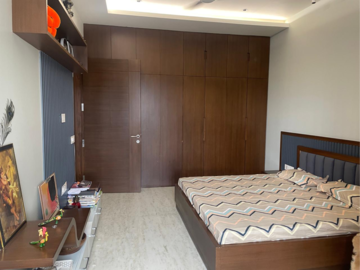 Bedroom in 6+ BHK Independent House at Sector 82 – for Sale
