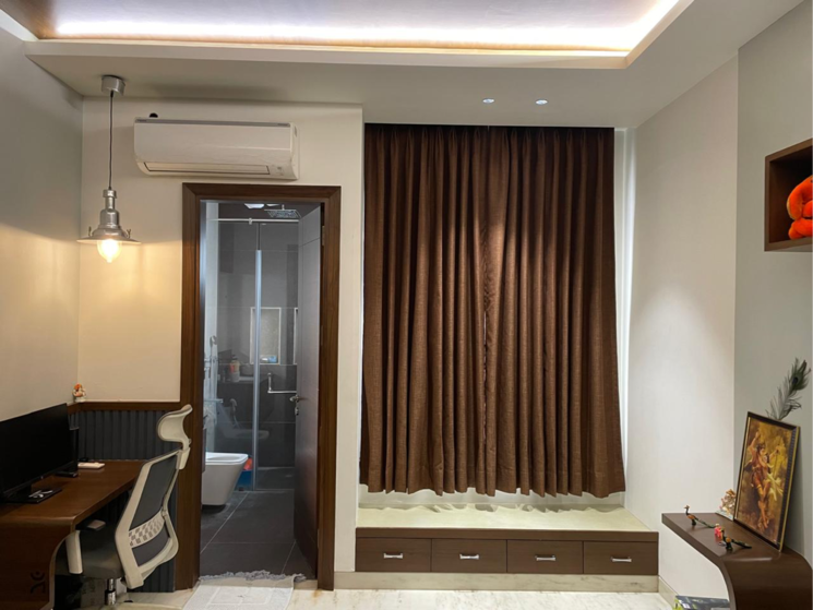 undefined, sector 82 6+ Bedroom 300 Sq.Mt. Independent House In Sector 82 Noida 8136940