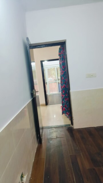 Furnished Amenities in 3 BHK Builder Floor at BPTP Elite Floors, Sector 83 – for Rent