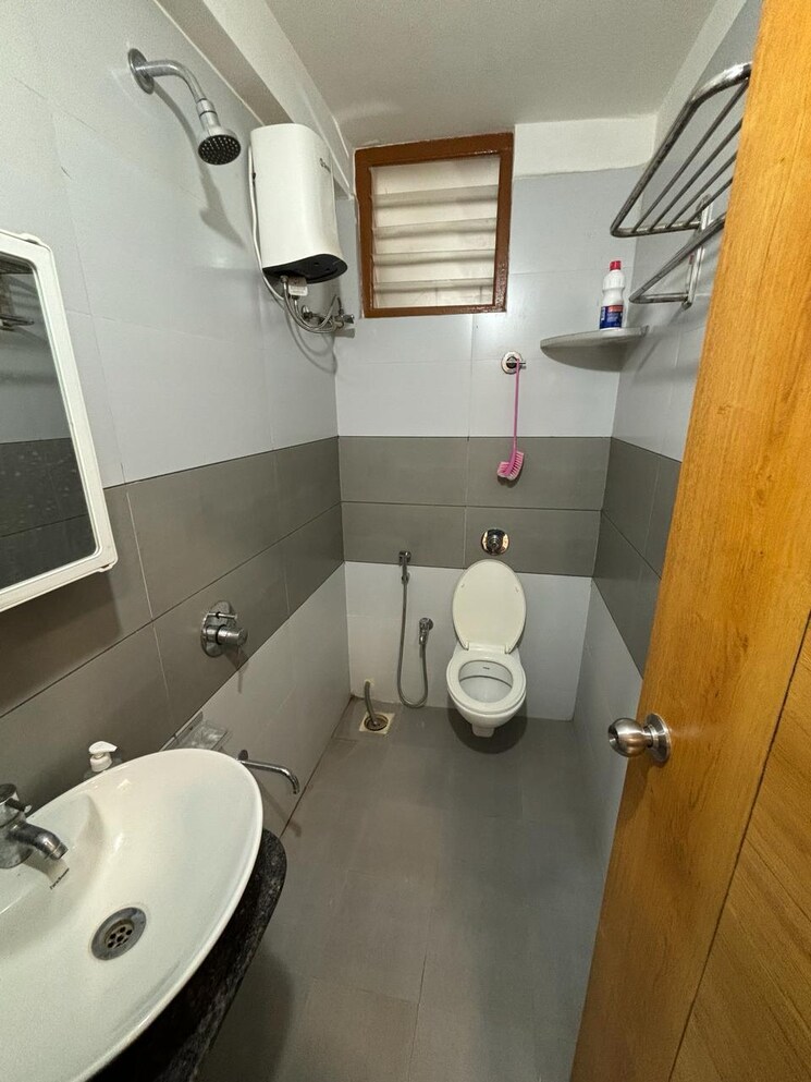 Bathroom, gota 3 Bedroom 1503 Sq.Ft. Apartment In Gota Ahmedabad 8137093