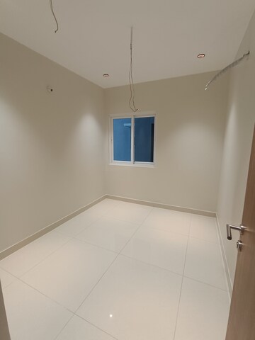 Room in 3.5 BHK Apartment at Prestige Tranquil, Kokapet – for Rent