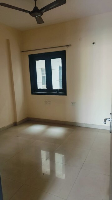 Room in 2.5 BHK Apartment at RPS Savana, Sector 88 – for Rent