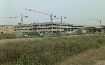 Plot For Sale in VVIP Homes Meridian Tower, Sector 4 Greater Noida