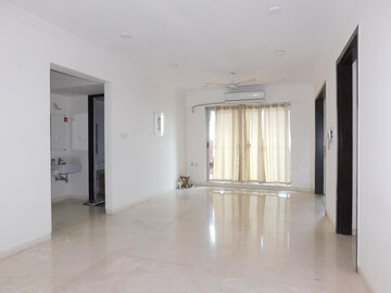 Room in 4 BHK Apartment at Rajesh Raj Grandeur, Powai – for Sale