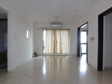 Room in 4 BHK Apartment at Rajesh Raj Grandeur, Powai – for Sale