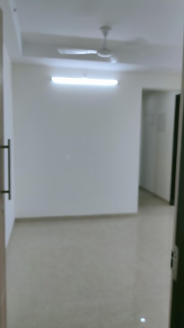 Room in 2 BHK Apartment at Dosti Eastern Bay, Wadala – for Rent
