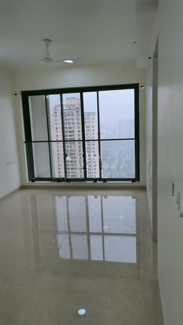 Room in 2 BHK Apartment at Dosti Eastern Bay, Wadala – for Rent