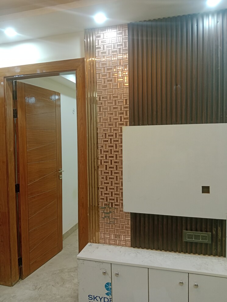 undefined, sector 73 2 Bedroom 1100 Sq.Ft. Builder Floor In Sector 73 Noida 8137180