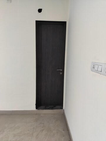 Room in 2 BHK Apartment at Thane West – for Sale