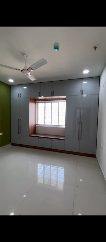 Room in 3.5 BHK Apartment at Prestige Tranquil, Kokapet – for Rent