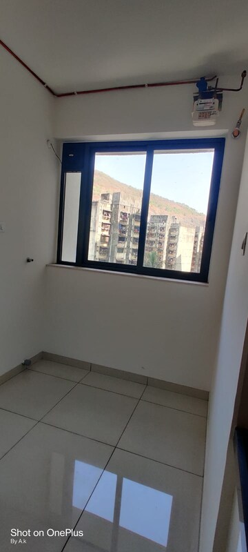 Room in 2 BHK Apartment at Shapoorji Pallonji Vicinia, Powai – for Rent