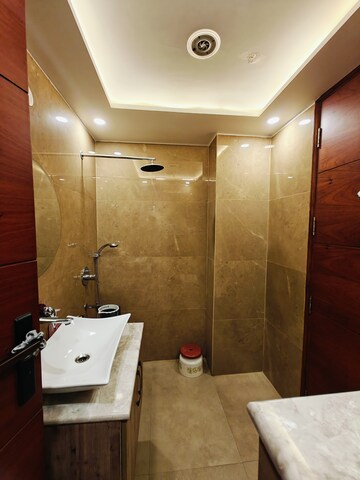 Attached Bathroom in 3 BHK Builder Floor at Ansal Sushant Lok I, Sector 43 – for Rent