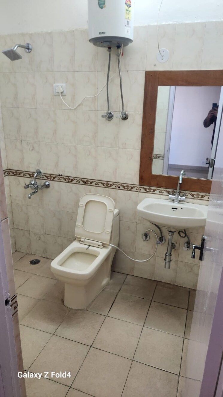 Bathroom, vaibhav khand 3 Bedroom 1415 Sq.Ft. Apartment In Vaibhav Khand Ghaziabad 8137285