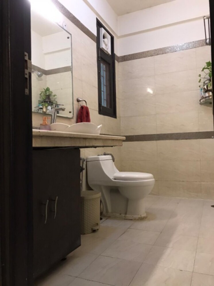 Bathroom, sector 21c 4 Bedroom 360 Sq.Yd. Builder Floor In Sector 21c Faridabad 8137305