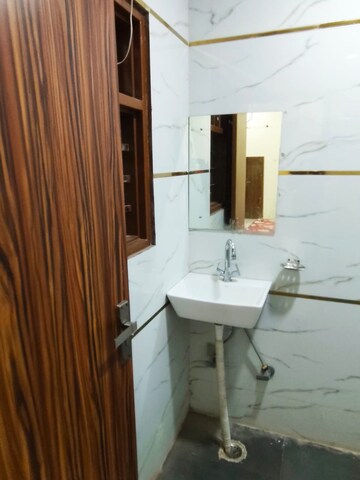 Bathroom in 1 RK Apartment at Ansal Sushant Lok I, Sector 43 – for Rent