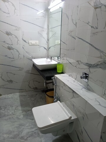 Master Bedroom in 3 BHK Apartment at Hubtown Hill Crest, Andheri East – for Rent