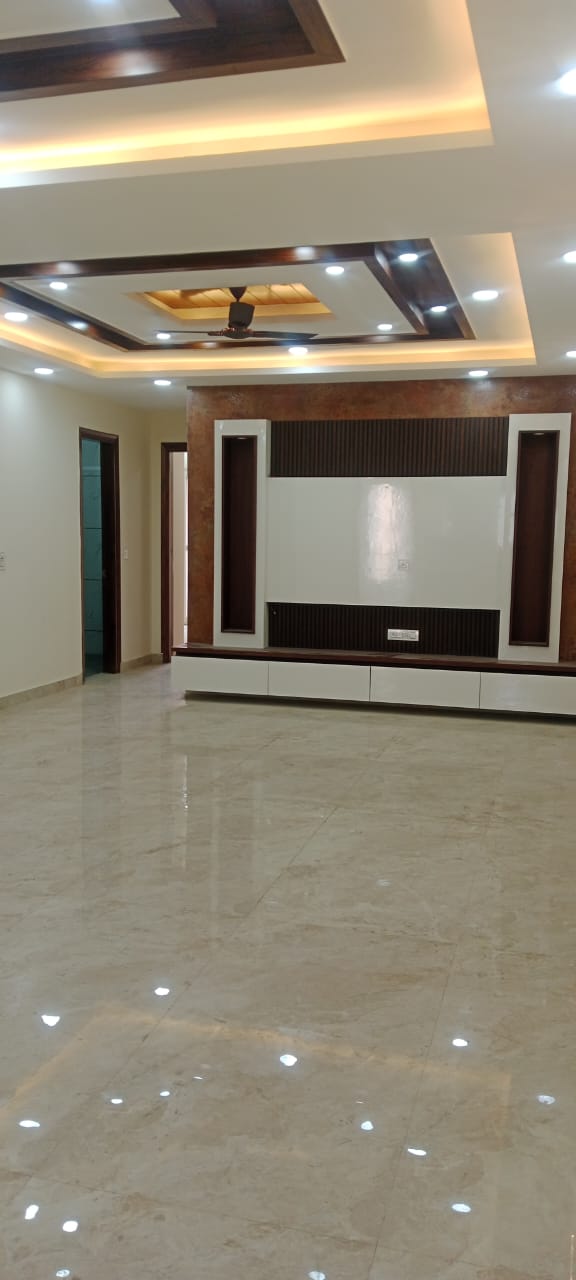 4 BHK + Servant Room Independent House For Sale in Sector 46