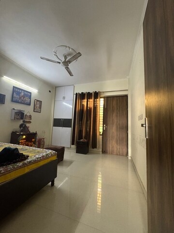 Living Room in 3 BHK Builder Floor at Sainik Colony – for Rent