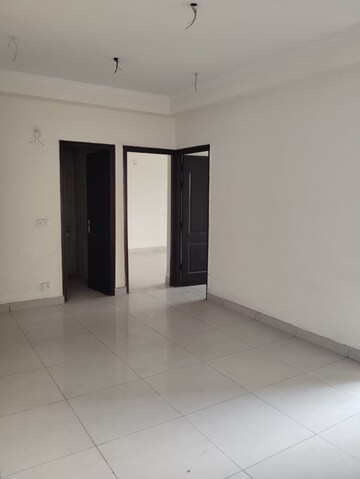 Room in 3 BHK Apartment at Panchsheel Pebbles, Vaishali Sector 3 – for Sale