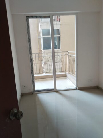 Room in 2.5 BHK Apartment at Mahagun Mywoods III, Sector 16c Greater Noida – for Sale