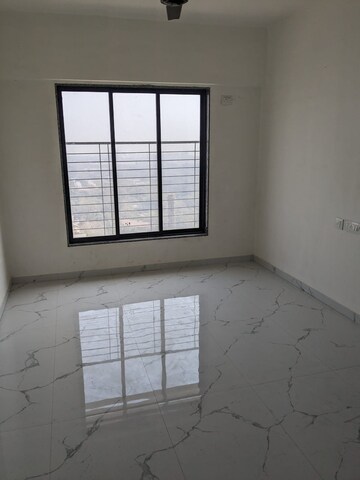 Room in 1 BHK Apartment at Earth Vintage, Dadar West – for Rent