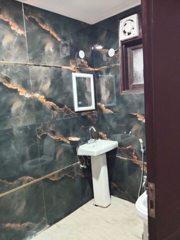 Gym in 3 BHK Apartment at Saket – for Rent