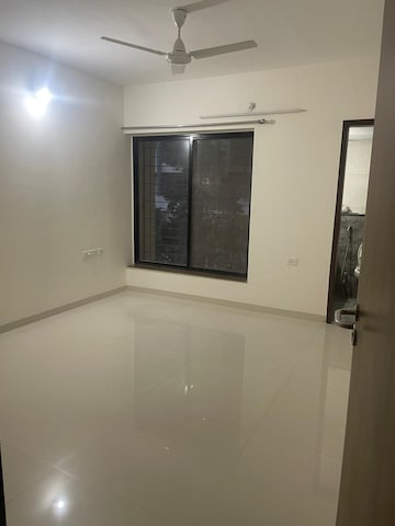 Room in 3 BHK Apartment at Park Express, Baner – for Rent