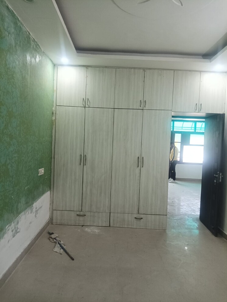 Room, ambala highway 2 Bedroom 100 Sq.Yd. Builder Floor In Ambala Highway Zirakpur 8137560