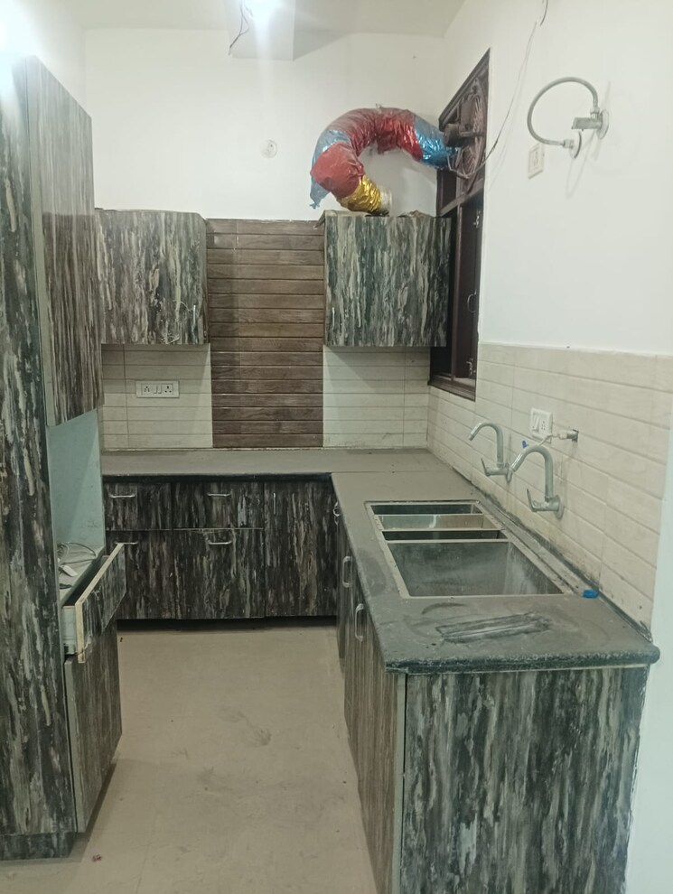 Kitchen, ambala highway 2 Bedroom 100 Sq.Yd. Builder Floor In Ambala Highway Zirakpur 8137560